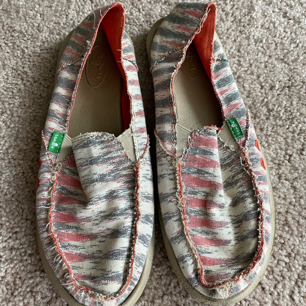 Sanuk size 8